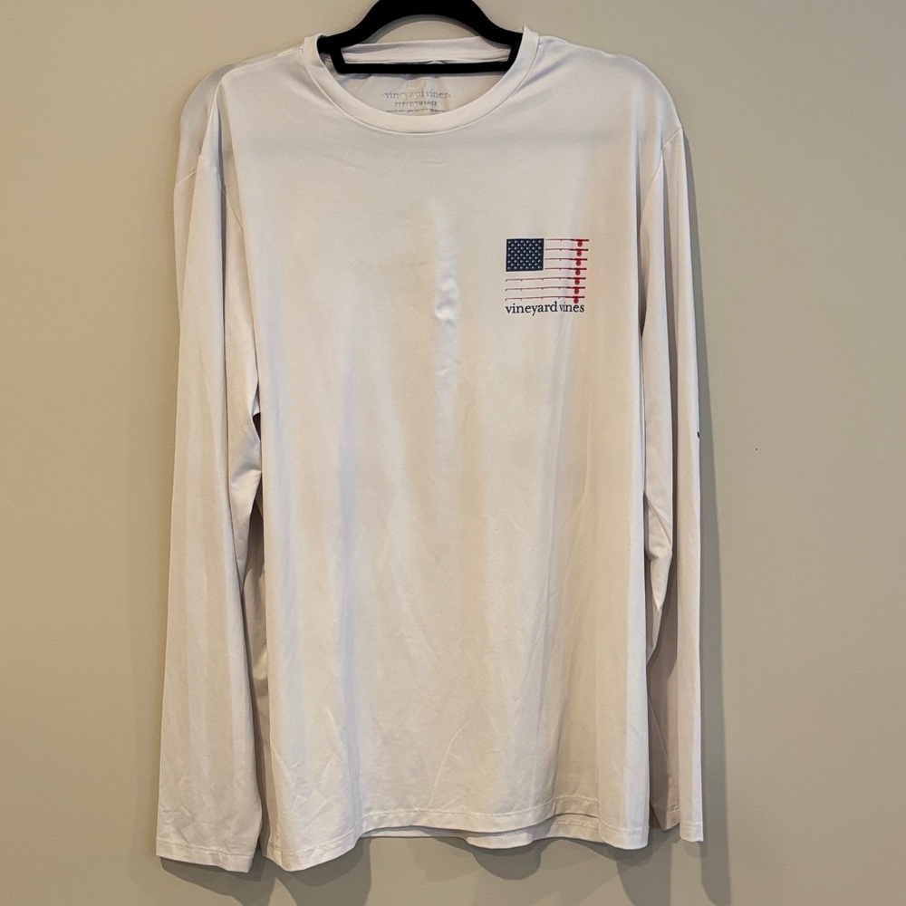 Men’s Vineyard Vines White Performance Long Sleeve Fishing Graphic Shirt - Picture 5 of 5
